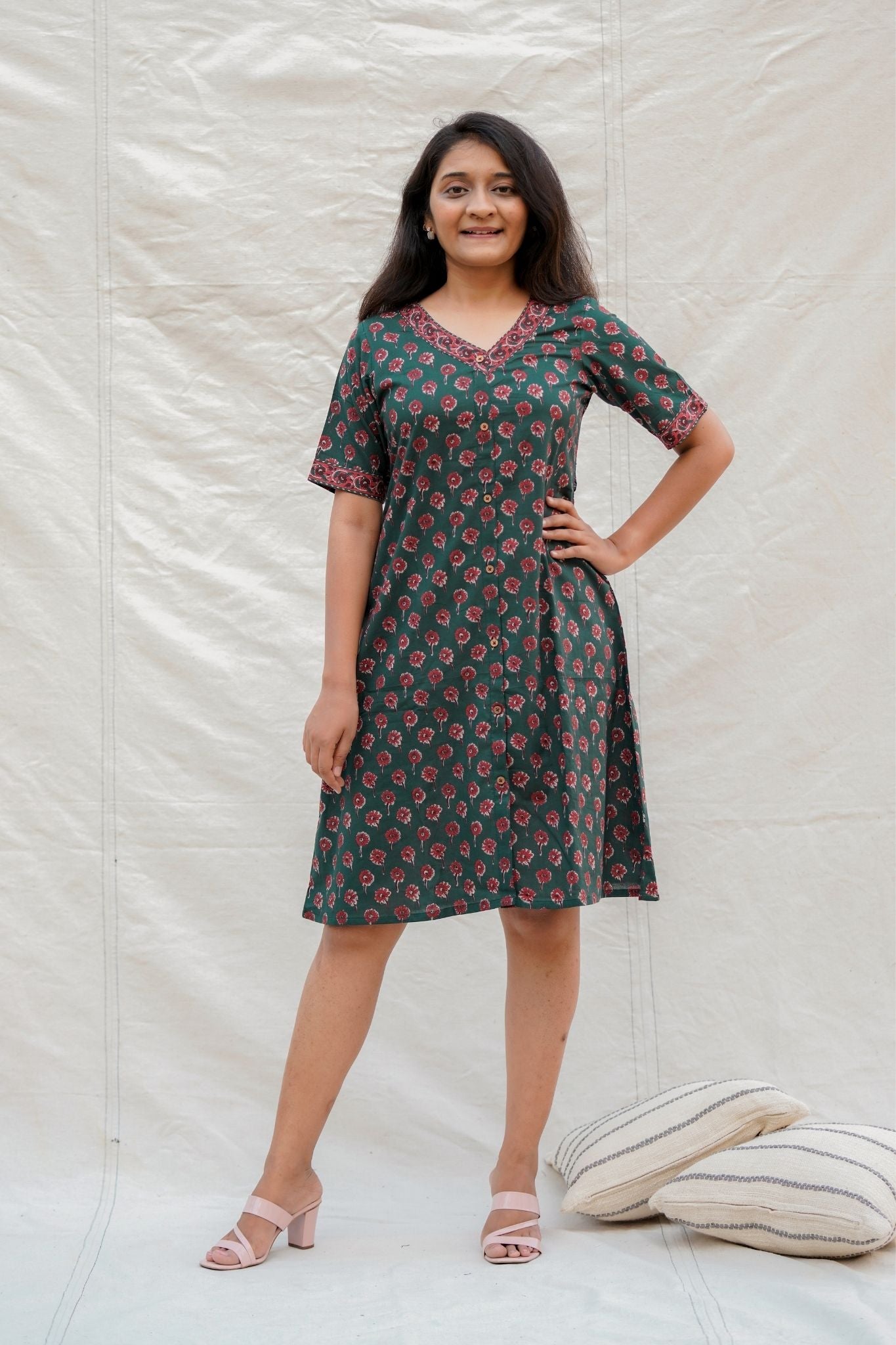 Guzarrish Dark Green Floral Cotton Knee Length Dress