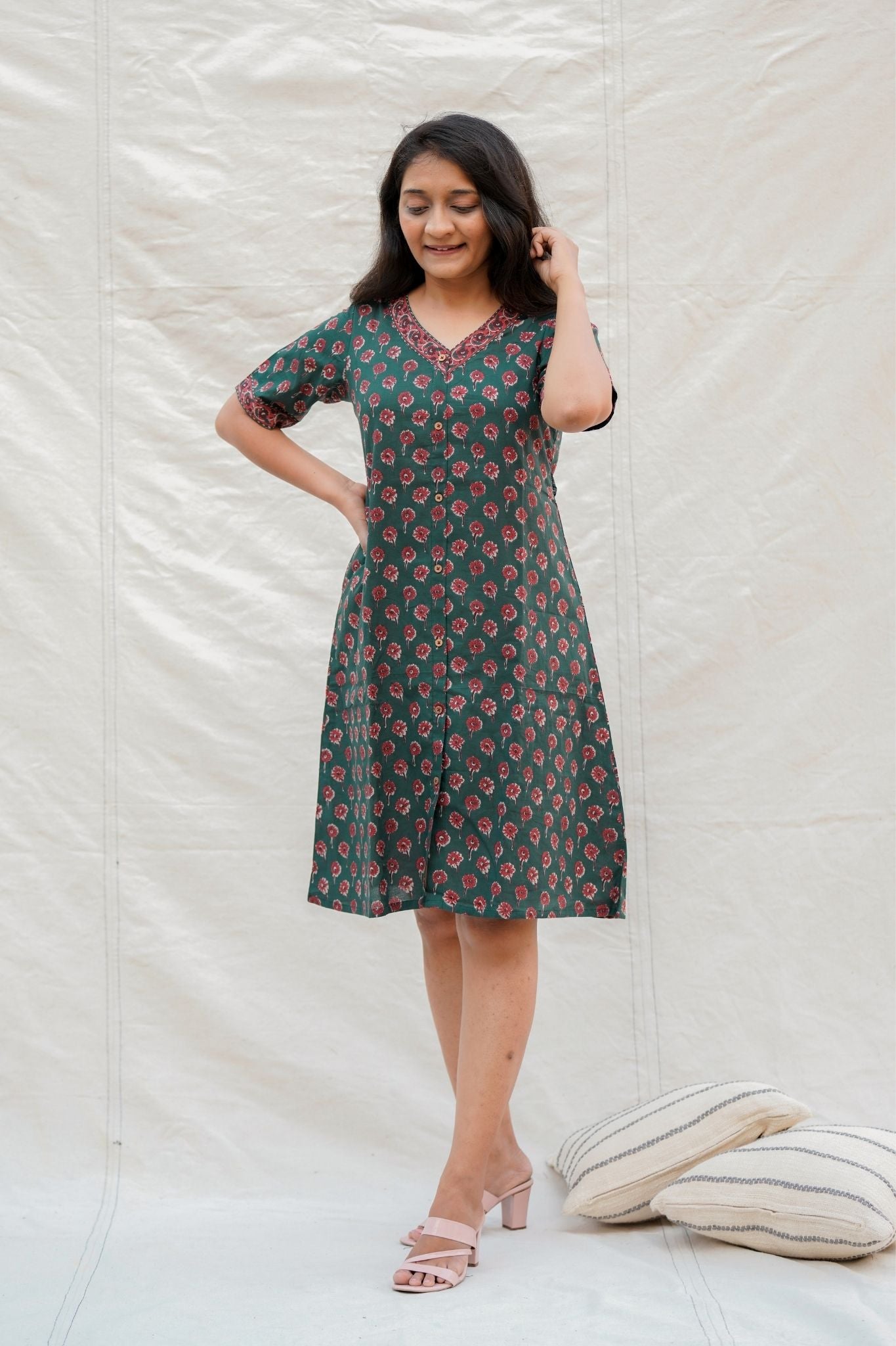 Guzarrish Dark Green Floral Cotton Knee Length Dress