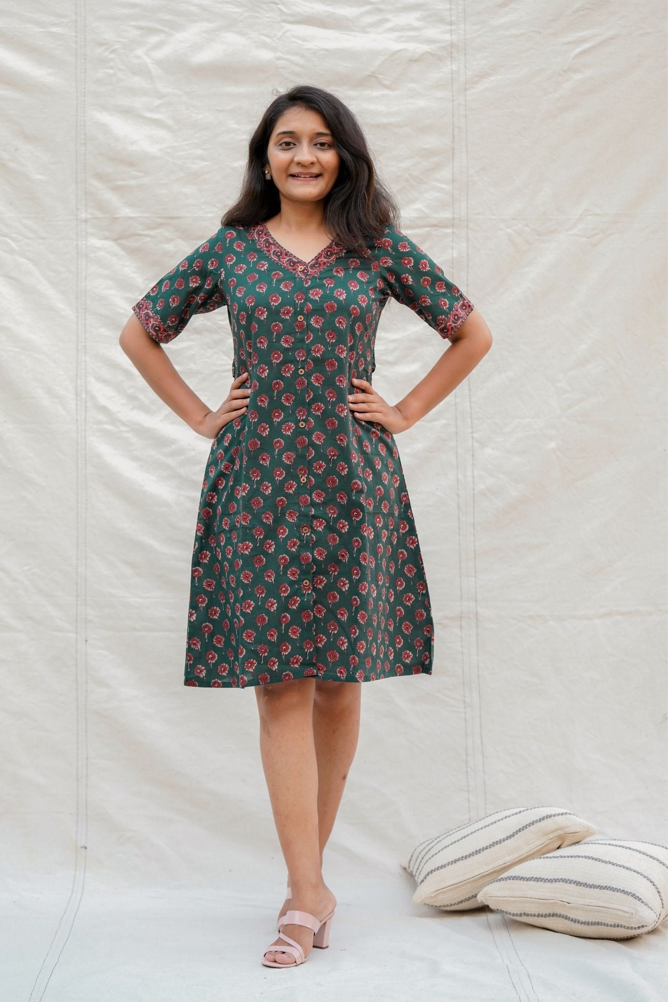 Guzarrish Dark Green Floral Cotton Knee Length Dress
