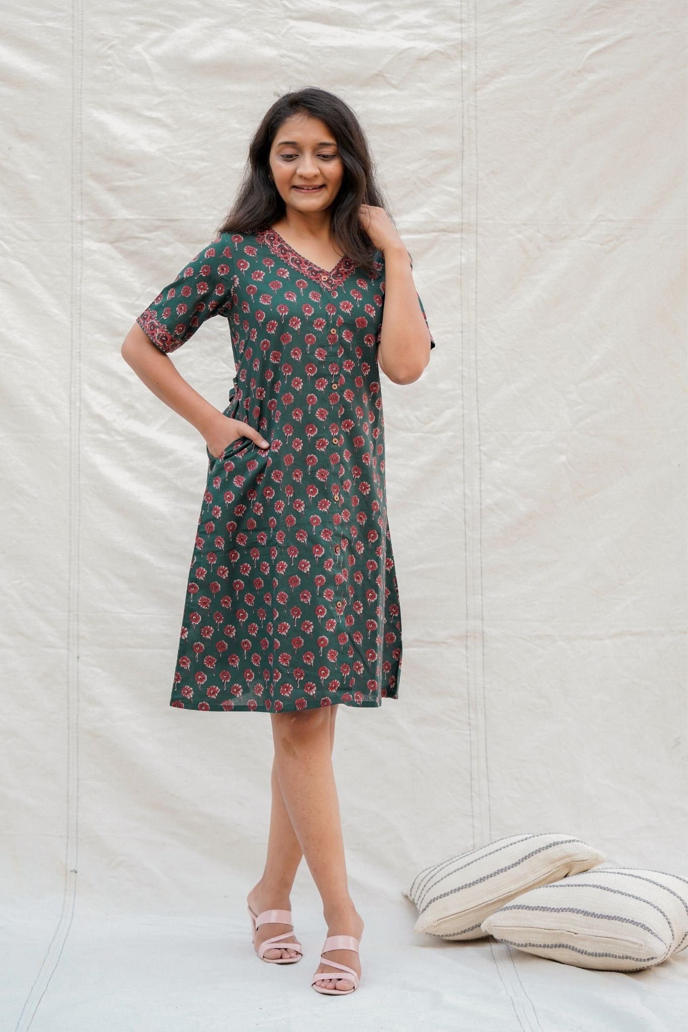 Guzarrish Dark Green Floral Cotton Knee Length Dress