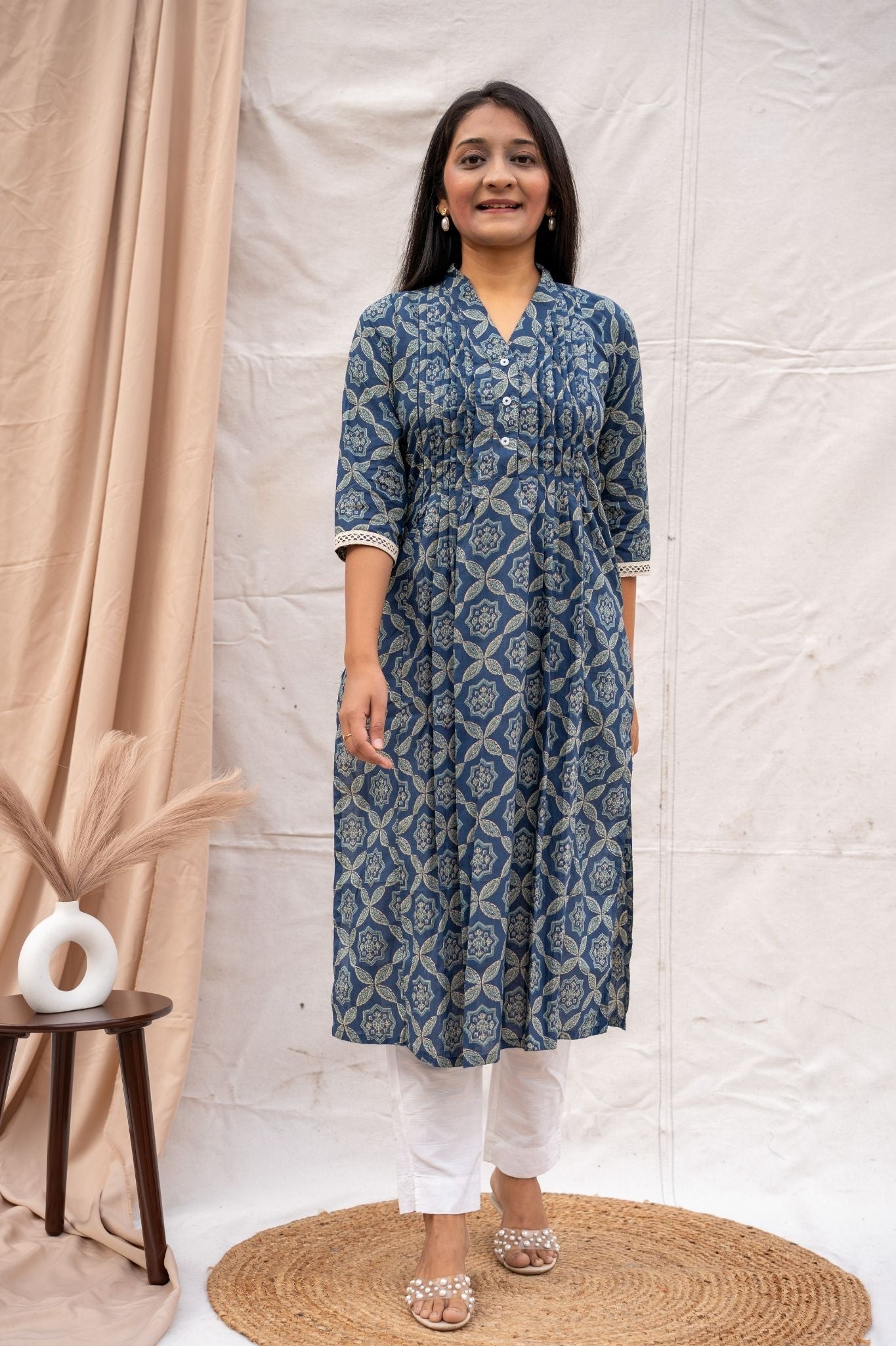 Full look of Blue nursing & feeding friendly kurta in pure cotton