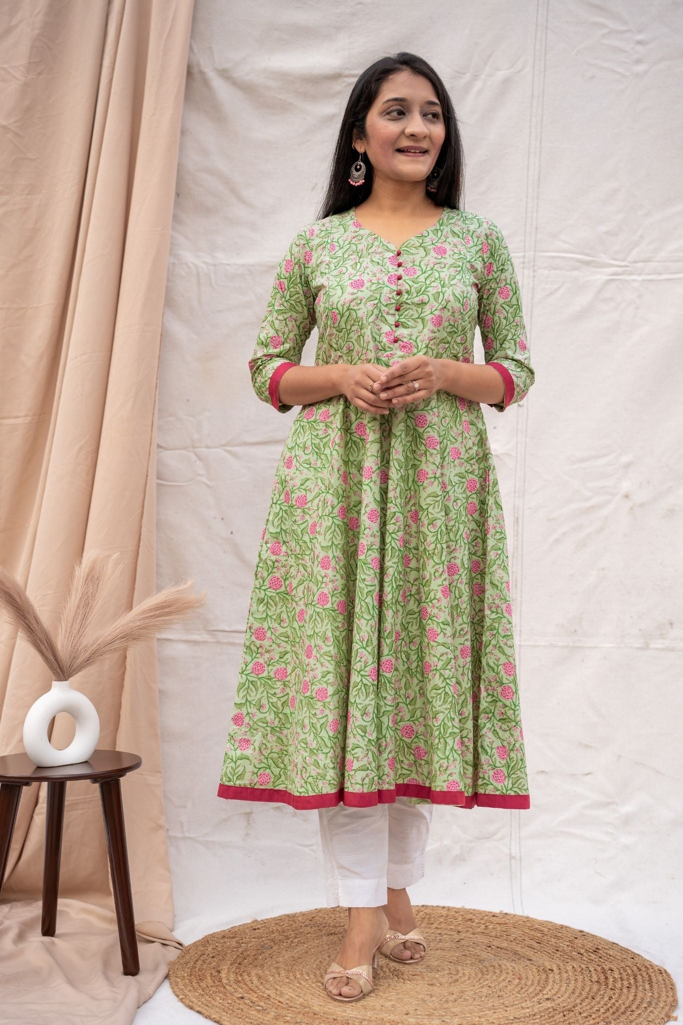 Full look of Mint green nursing & feeding friendly kurta in pure cotton