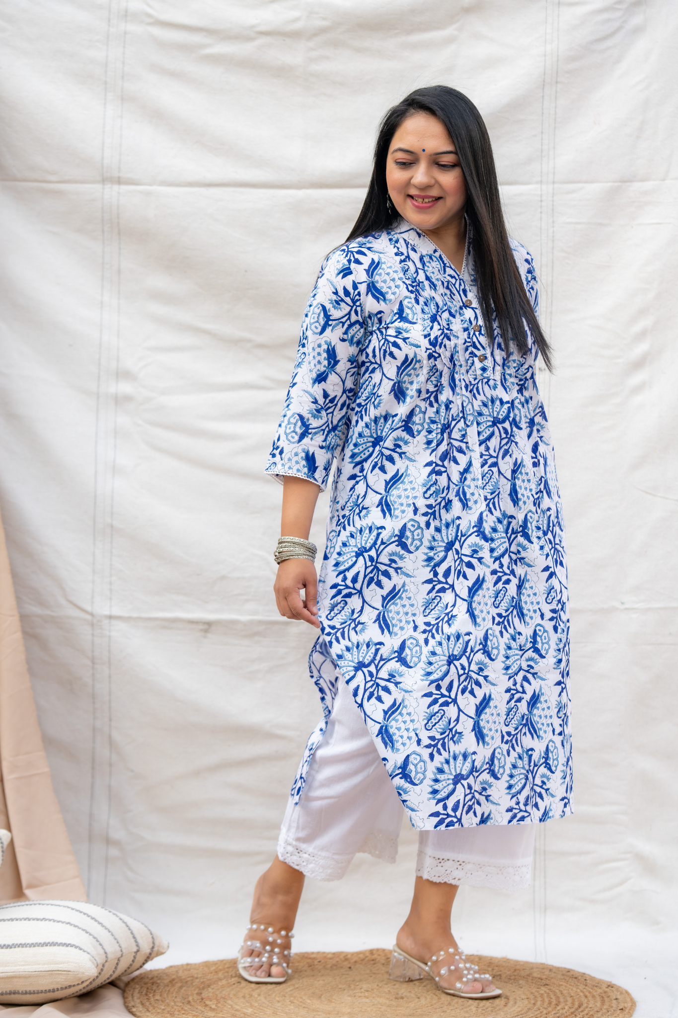 White Floral Print and V neck Cotton Kurta