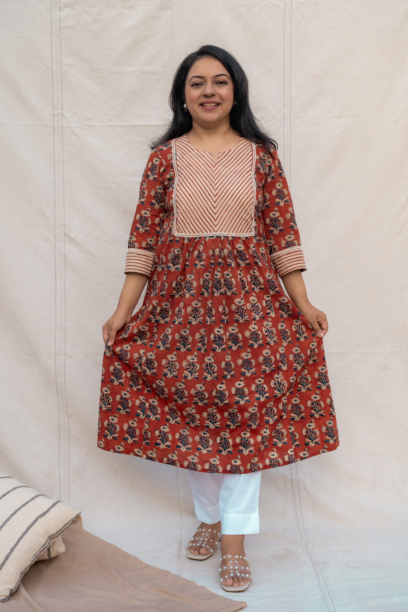 Feeding friendly wear, Maternity wear, Nursing wear, Vadodara maternity store, Cotton feeding kurta, Kurta with concealed zippers, Vadodara boutique