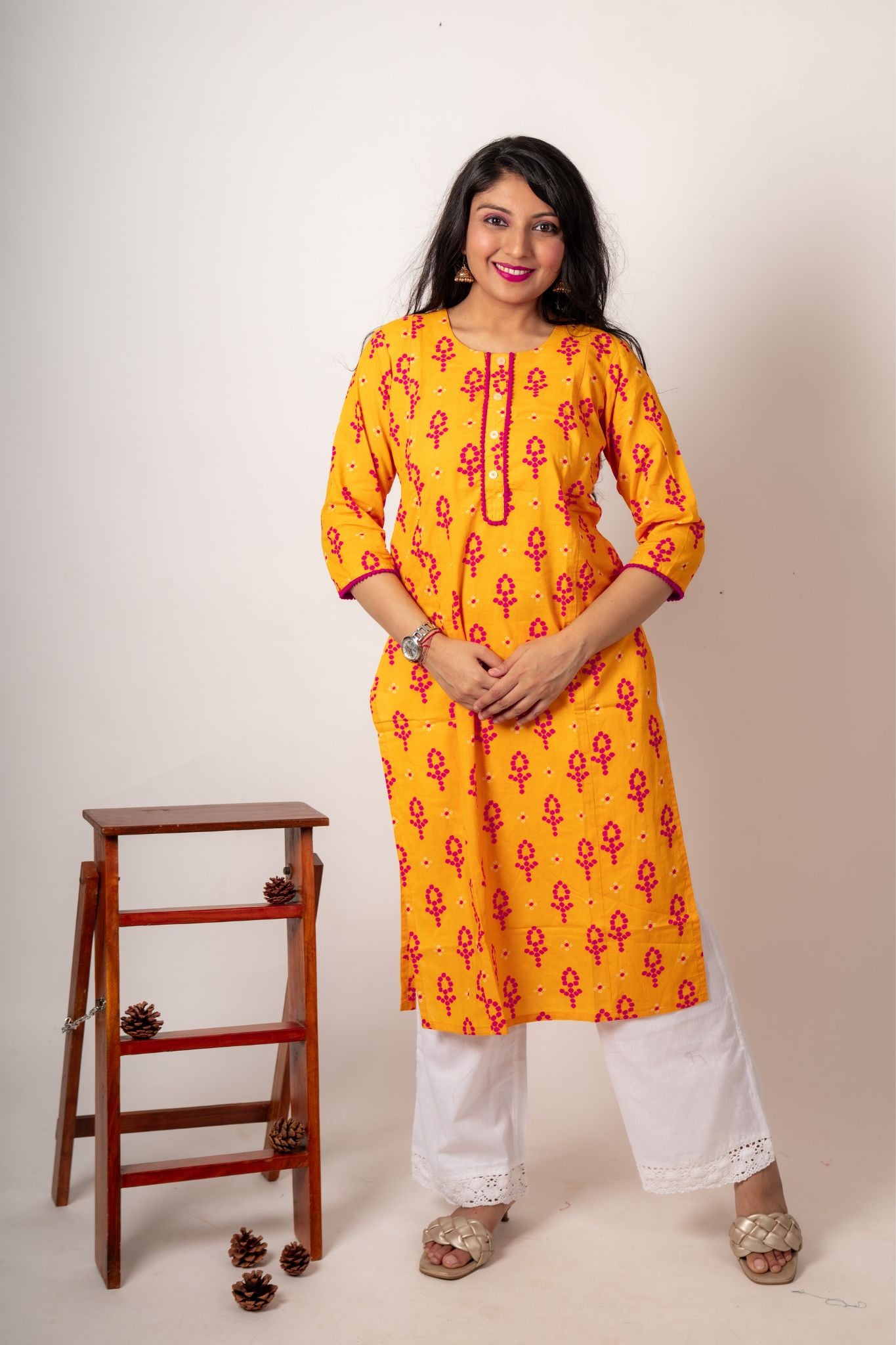 Bandhani block print maternity kurta with dark pink pom pom lace