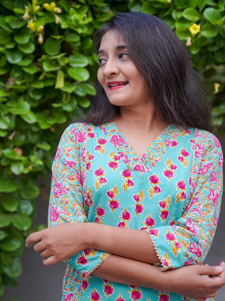 Bageecha Mint Green Floral Straight Cut Cotton Kurta