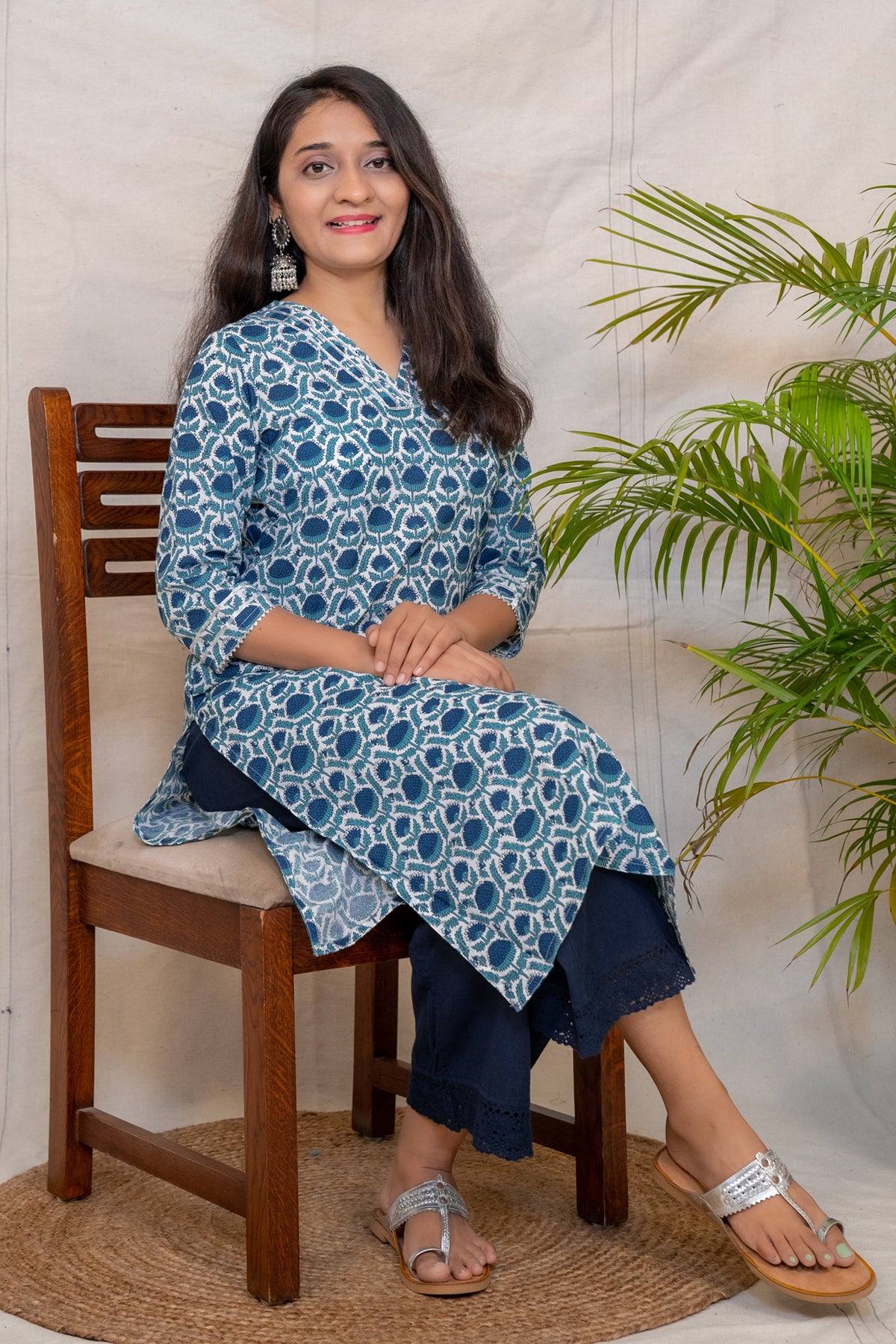 Morpankh Navy Blue Floral Straight Cut Cotton Kurta