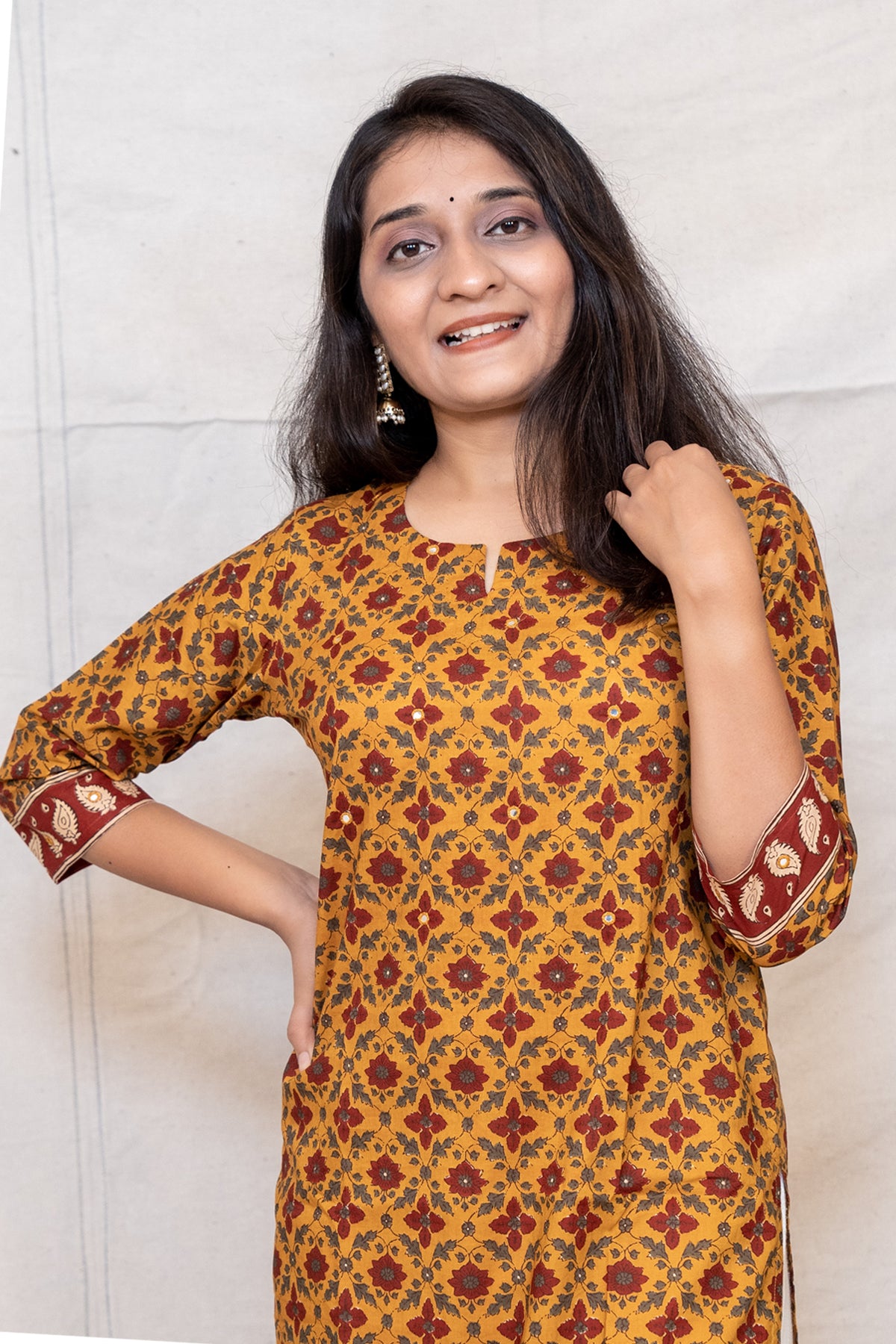 Taal Maroon Floral Straight Cut Cotton Kurta