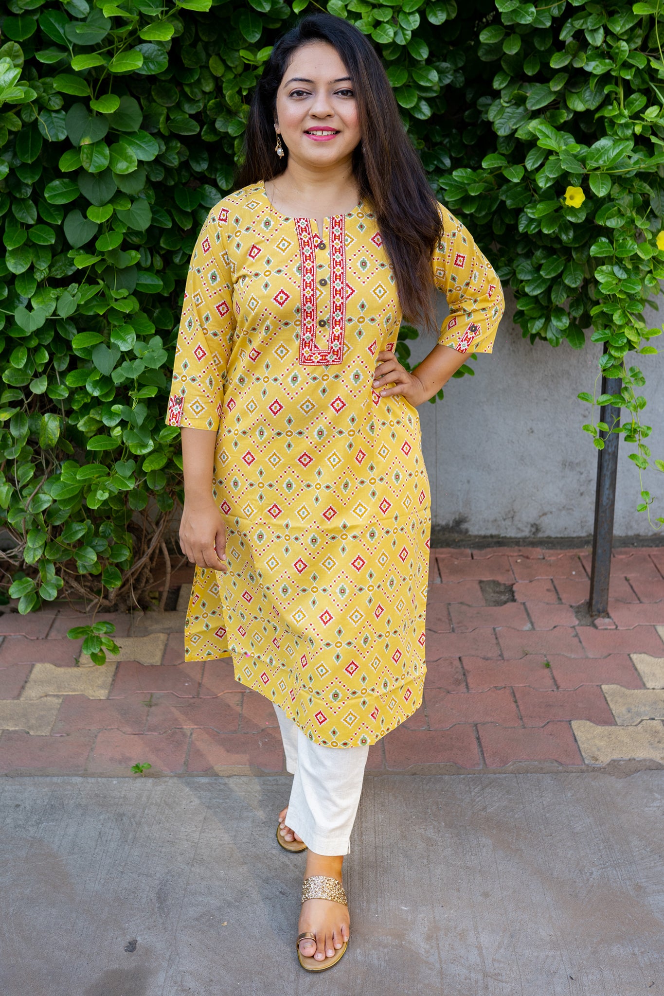 Rangeela Yellow Floral Straight Cut Cotton Kurta