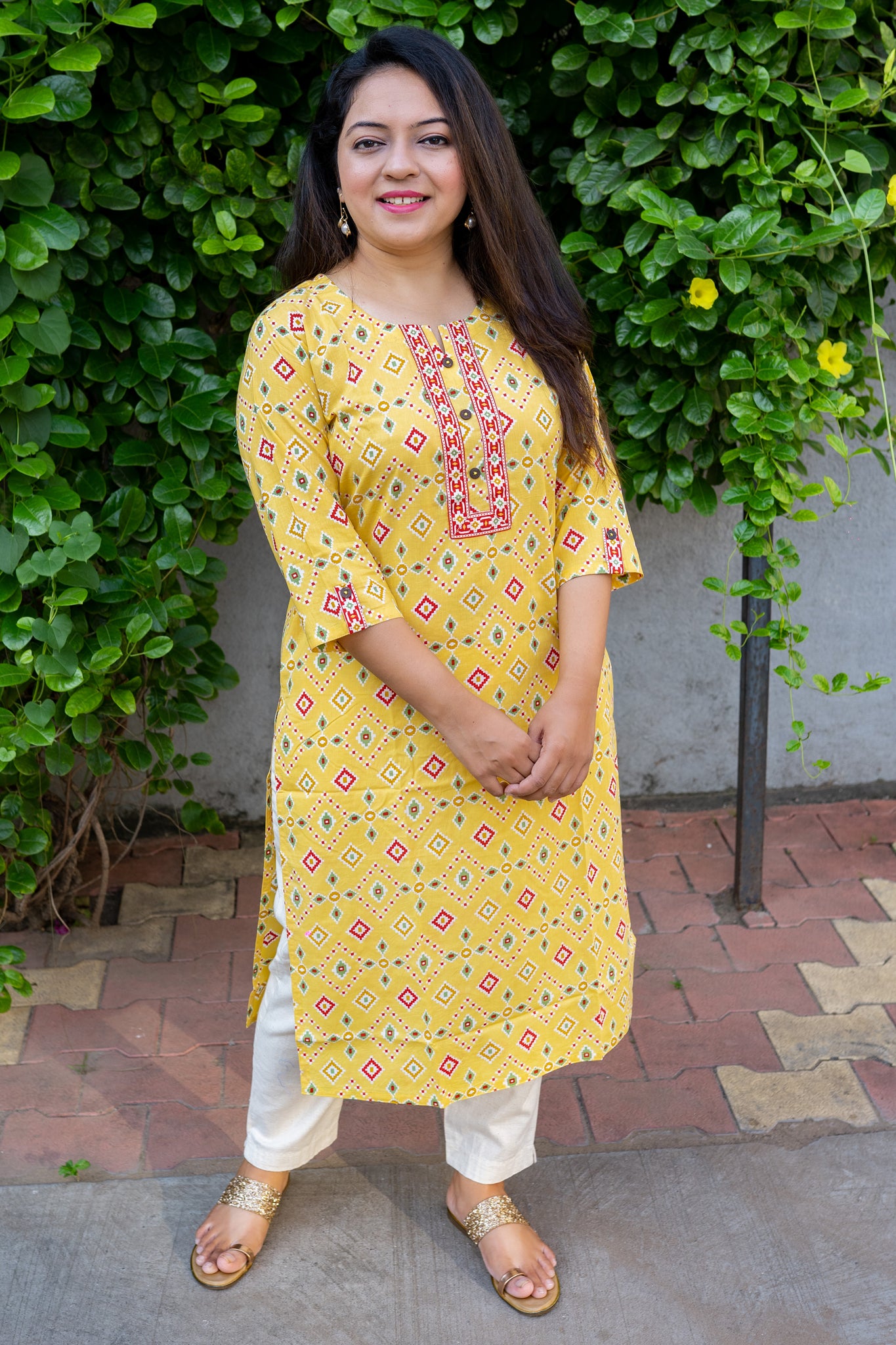 Rangeela Yellow Floral Straight Cut Cotton Kurta