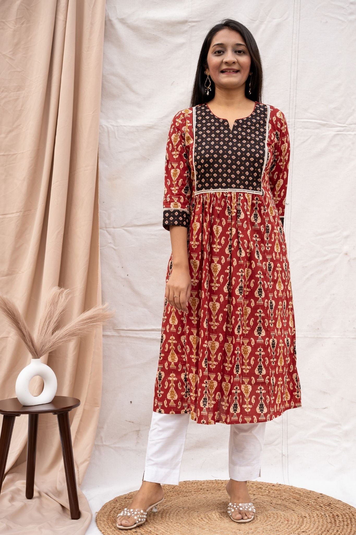 Feeding friendly wear, Maternity wear, Nursing wear, Vadodara maternity store, Cotton feeding kurta, Kurta with concealed zippers, Vadodara boutique