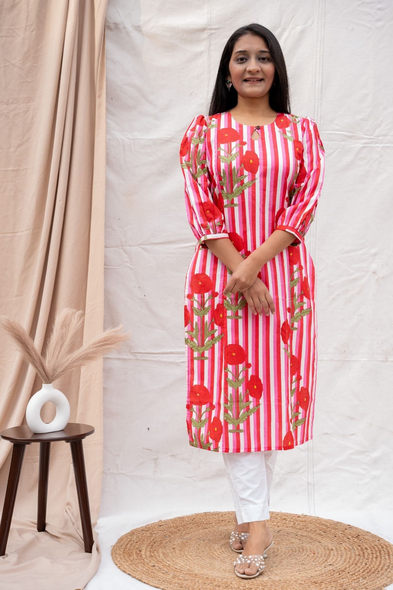Feeding friendly wear, Maternity wear, Nursing wear, Vadodara maternity store, Cotton feeding kurta, Kurta with concealed zippers, Vadodara boutique