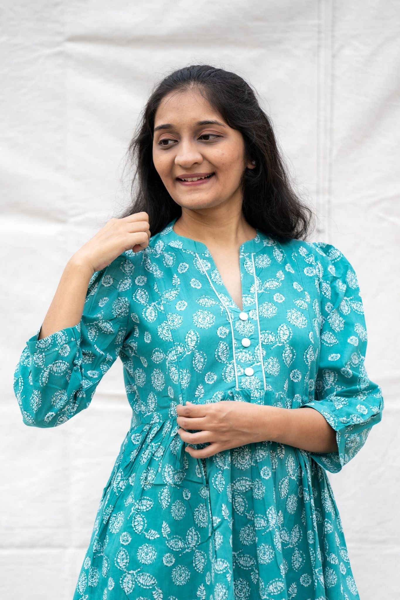 Feeding Kurtis Online | Feeding Dresses For Mothers | Maternity Wear Kurtis  | Feeding Dresses | Healofy | Maternity Kaftan with Invisible Side Zippers