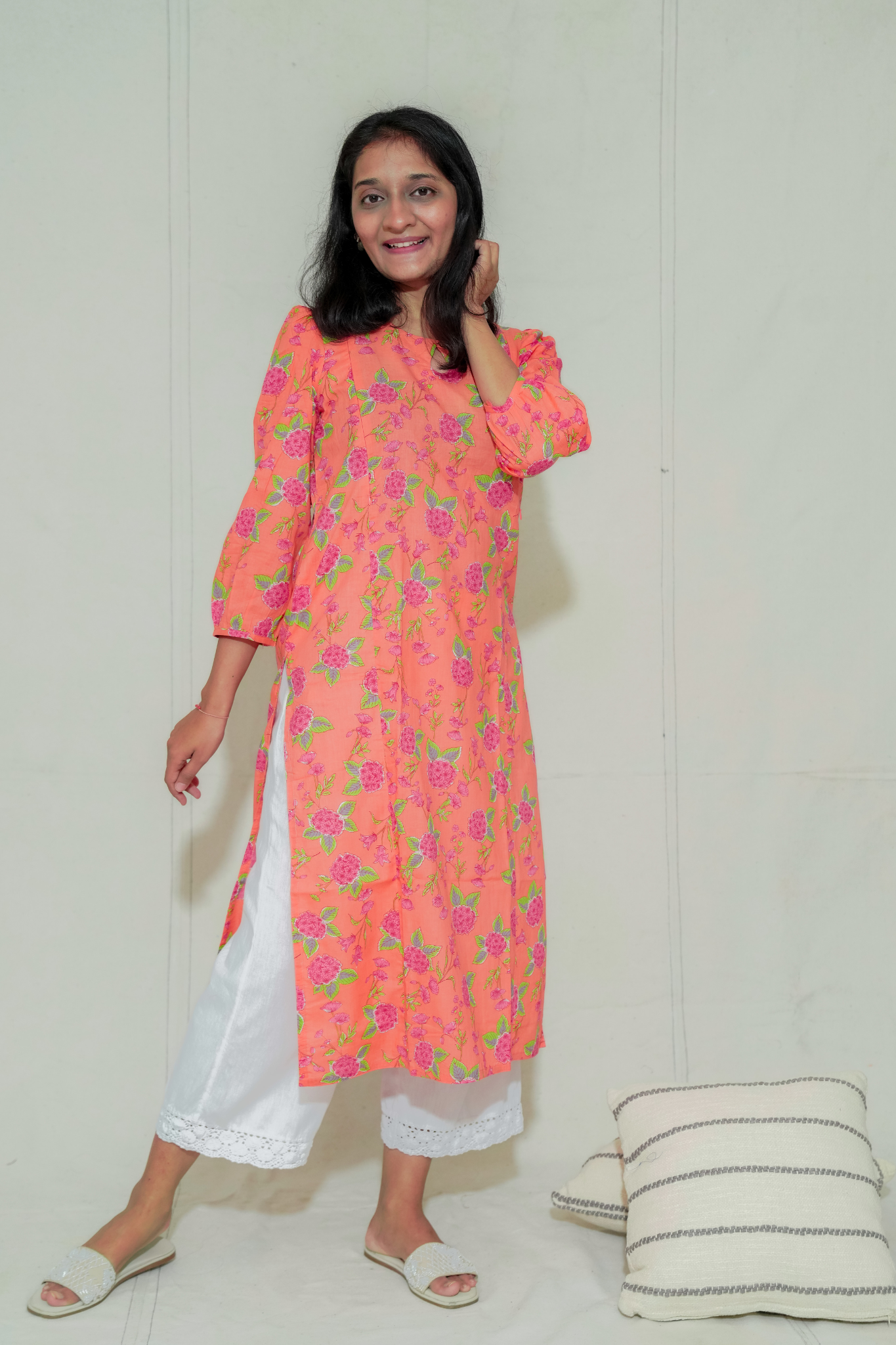 Feeding Nursing wear orange kurta with concealed zipper and balloon puffed three-fourth sleeves